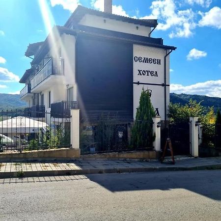 Family Hotel Bela Trjawna Exterior foto