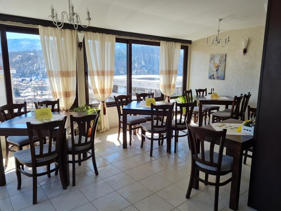 Family Hotel Bela Trjawna Exterior foto