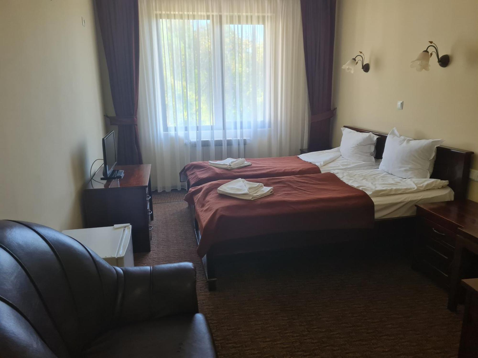 Family Hotel Bela Trjawna Exterior foto