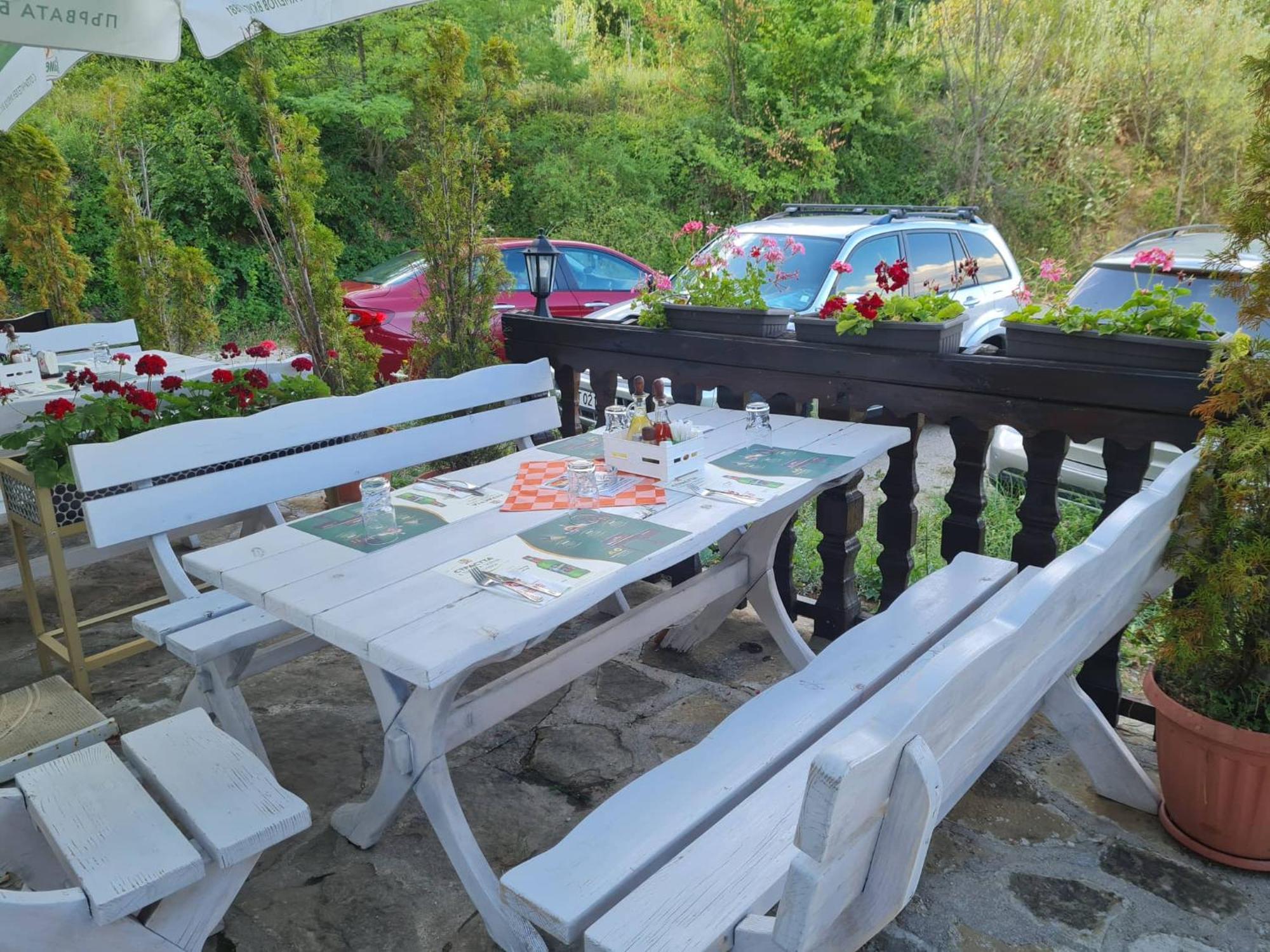 Family Hotel Bela Trjawna Exterior foto