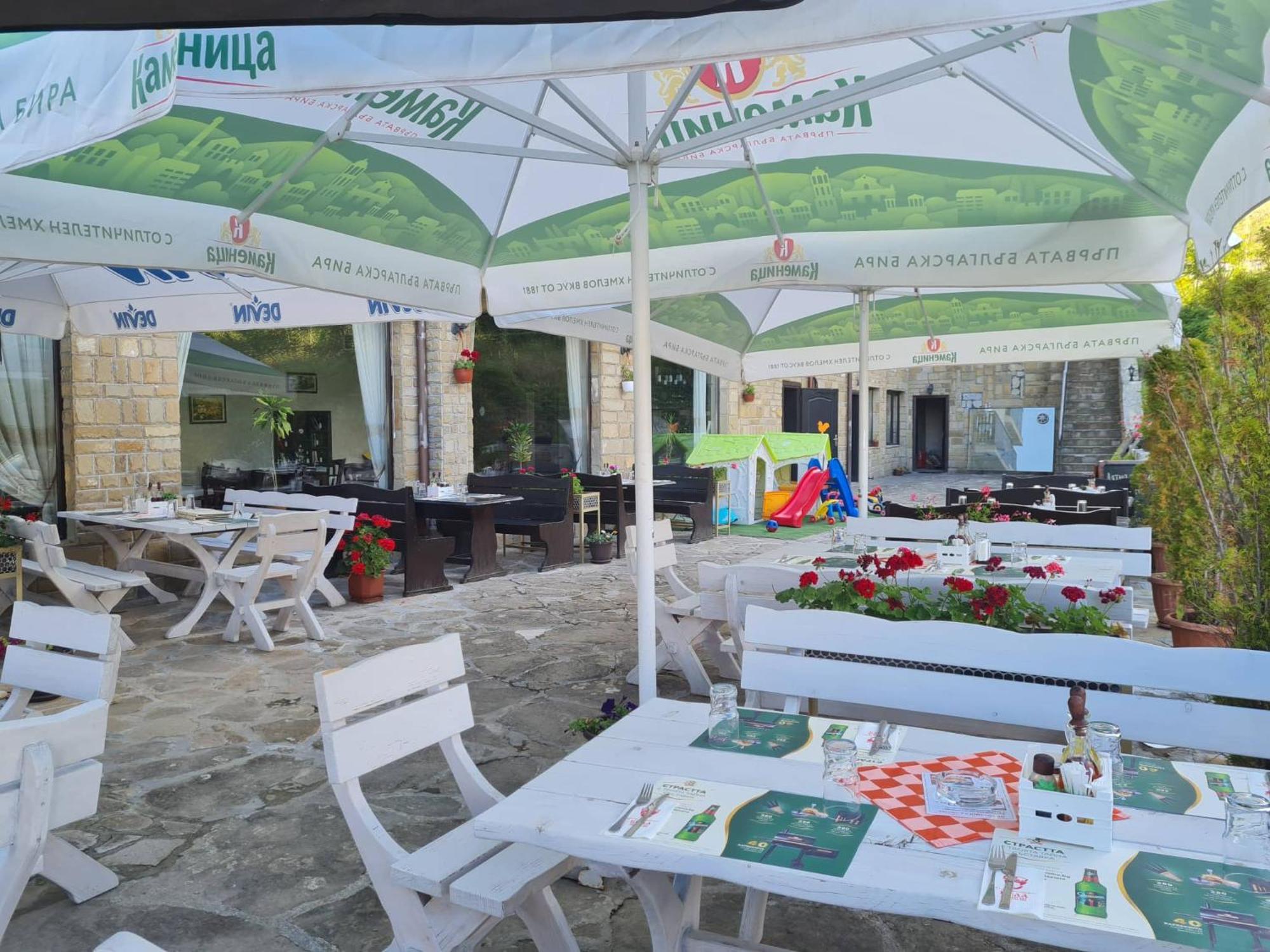 Family Hotel Bela Trjawna Exterior foto