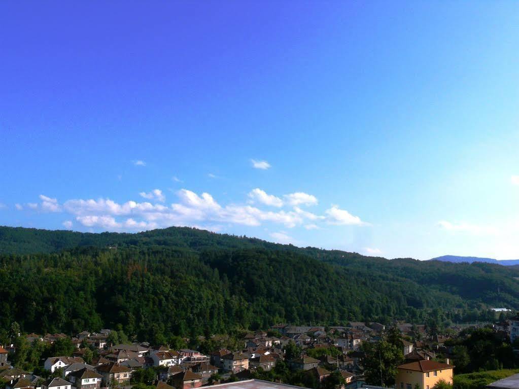 Family Hotel Bela Trjawna Exterior foto