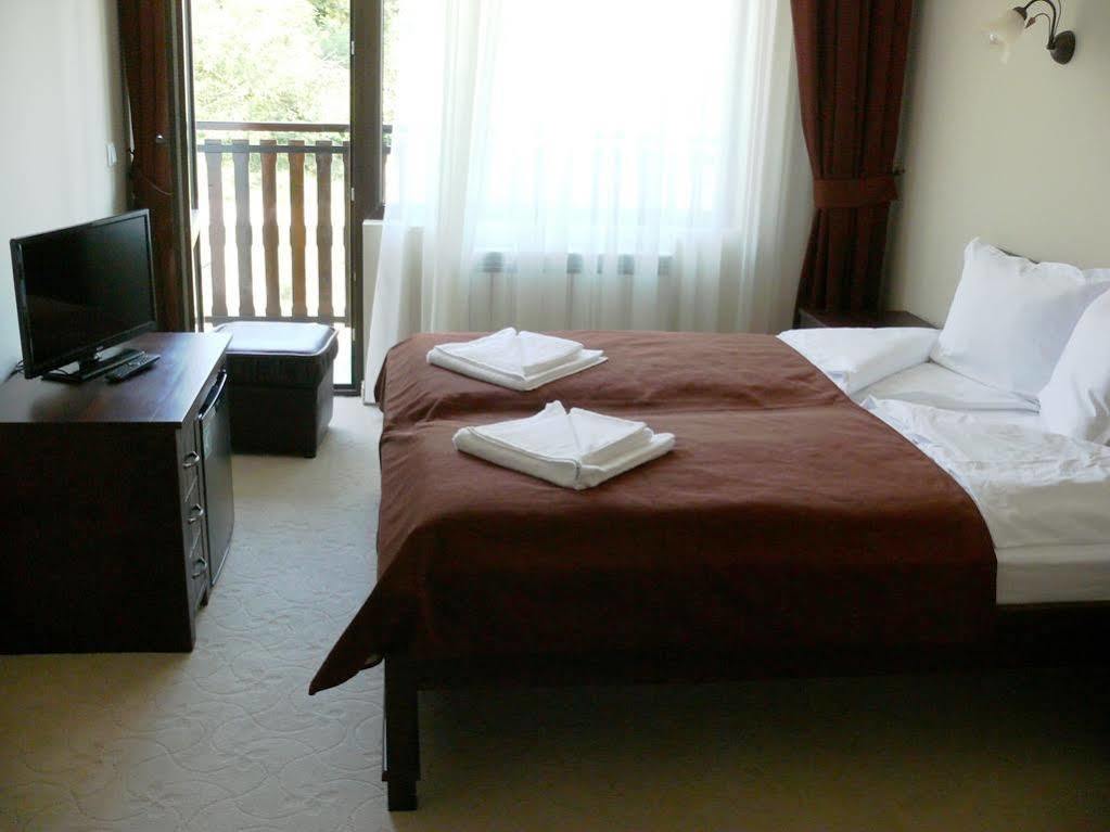 Family Hotel Bela Trjawna Exterior foto
