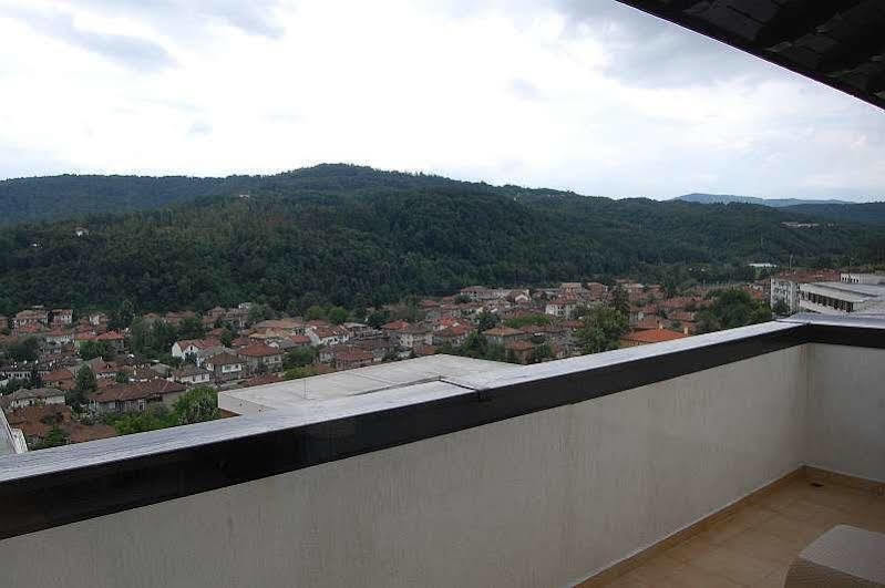 Family Hotel Bela Trjawna Exterior foto